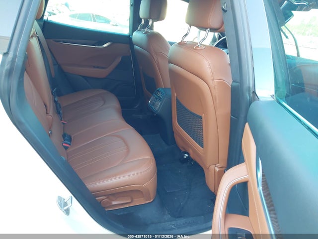 2018 MASERATI LEVANTE ZN661YUAXJX292031 Photo 7
