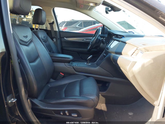 2019 CADILLAC XT5 1GYKNERS8KZ103977 Photo 4