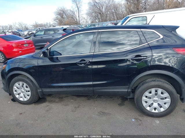 JN1BJ1CR5KW313537 Nissan Rogue Sport S