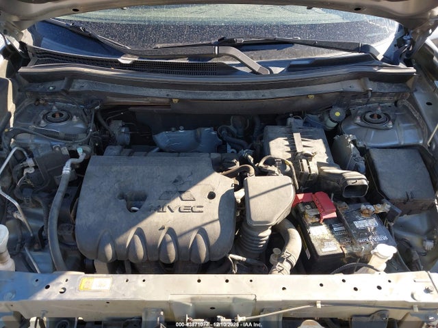 2017 MITSUBISHI OUTLANDER JA4AD2A3XHZ060155 Photo 9