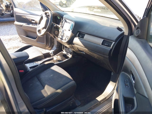 2017 MITSUBISHI OUTLANDER JA4AD2A3XHZ060155 Photo 4