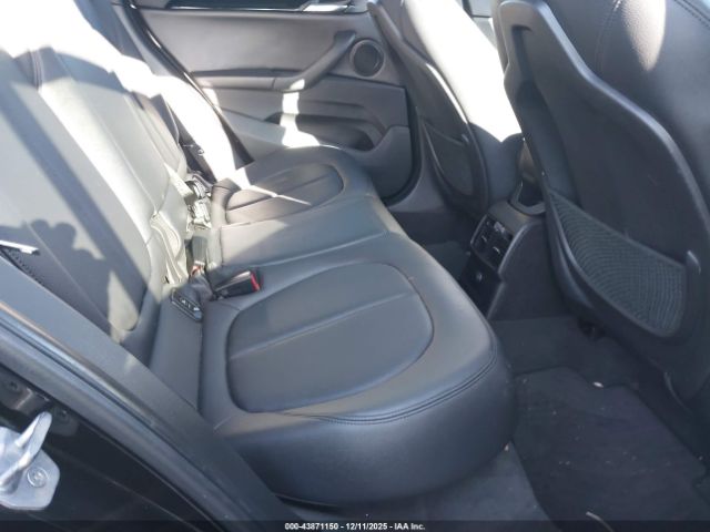 2016 BMW X1 WBXHT3C34GP889245 Photo 4