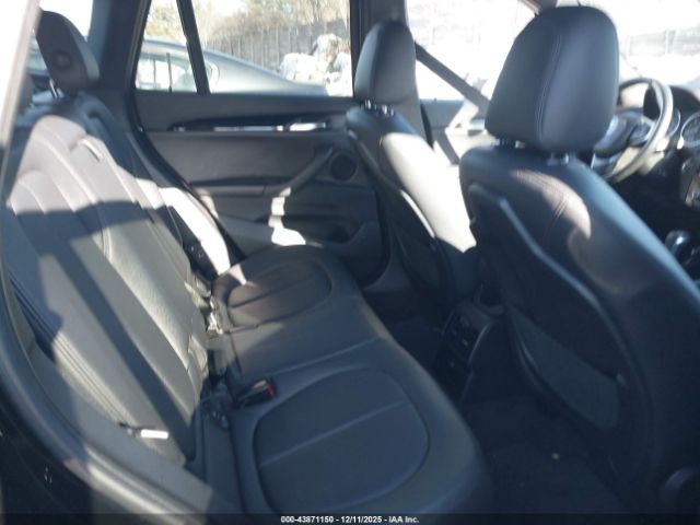 2016 BMW X1 WBXHT3C34GP889245 Photo 7