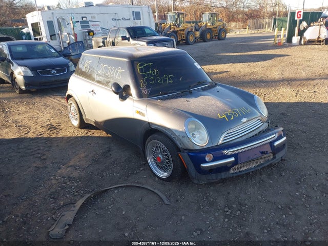 2002 MINI COOPER WMWRC33432TE11764 Photo 0