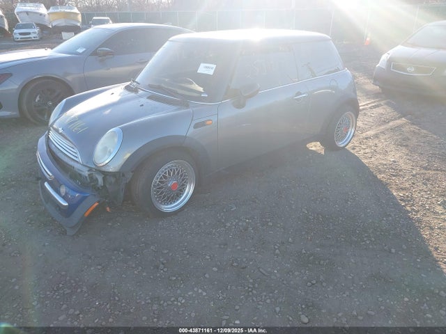 2002 MINI COOPER WMWRC33432TE11764 Photo 1