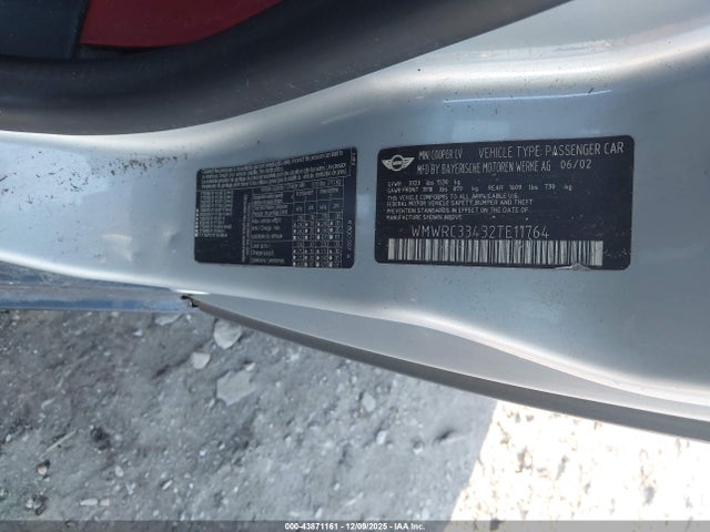 2002 MINI COOPER WMWRC33432TE11764 Photo 8