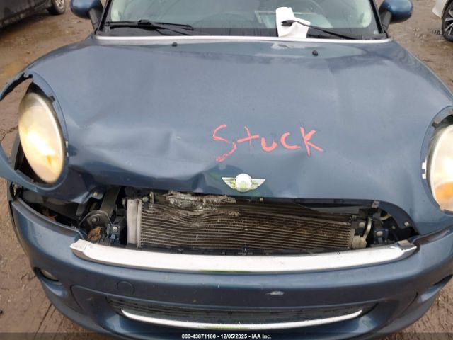 2011 MINI COOPER CLUBMAN WMWZF3C51BTY00710 Photo 9