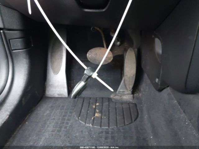 2011 MINI COOPER CLUBMAN WMWZF3C51BTY00710 Photo 10