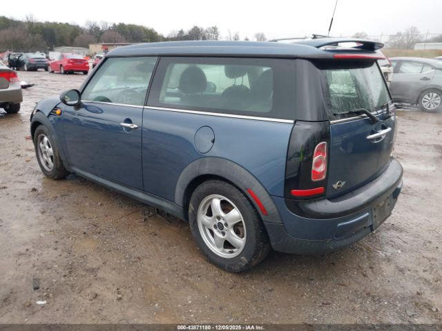 2011 MINI COOPER CLUBMAN WMWZF3C51BTY00710 Photo 2