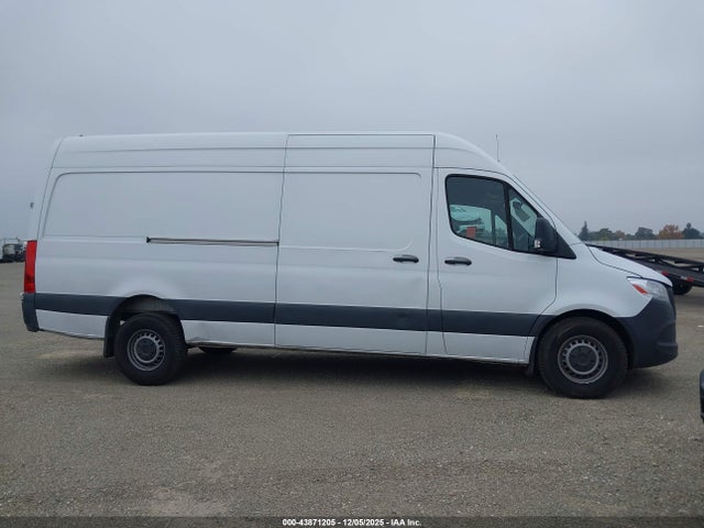 Продажа на аукционе авто 2023 Mercedes-benz Sprinter 2500 High Roof 4-cyl Diesel Ho, vin: W1Y4NCHYXPT140947, номер лота: 43871205