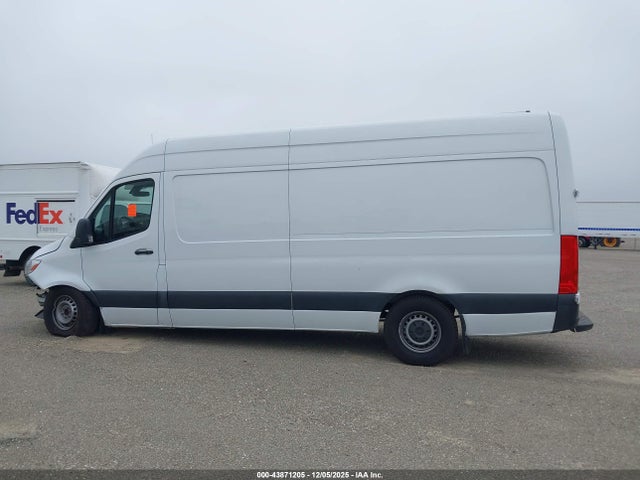 Продажа на аукционе авто 2023 Mercedes-benz Sprinter 2500 High Roof 4-cyl Diesel Ho, vin: W1Y4NCHYXPT140947, номер лота: 43871205