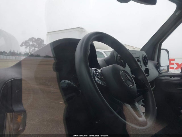 Продажа на аукционе авто 2023 Mercedes-benz Sprinter 2500 High Roof 4-cyl Diesel Ho, vin: W1Y4NCHYXPT140947, номер лота: 43871205