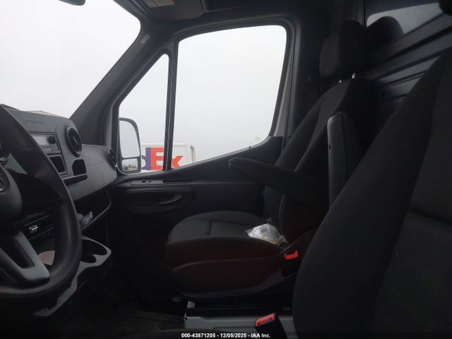 Продажа на аукционе авто 2023 Mercedes-benz Sprinter 2500 High Roof 4-cyl Diesel Ho, vin: W1Y4NCHYXPT140947, номер лота: 43871205