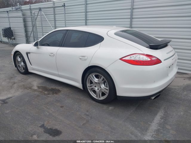 2011 PORSCHE PANAMERA WP0AA2A79BL010780 Photo 2