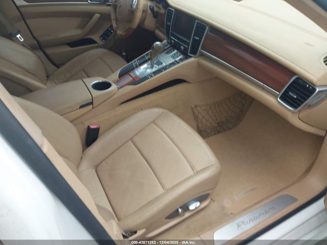 2011 PORSCHE PANAMERA WP0AA2A79BL010780 Photo 4