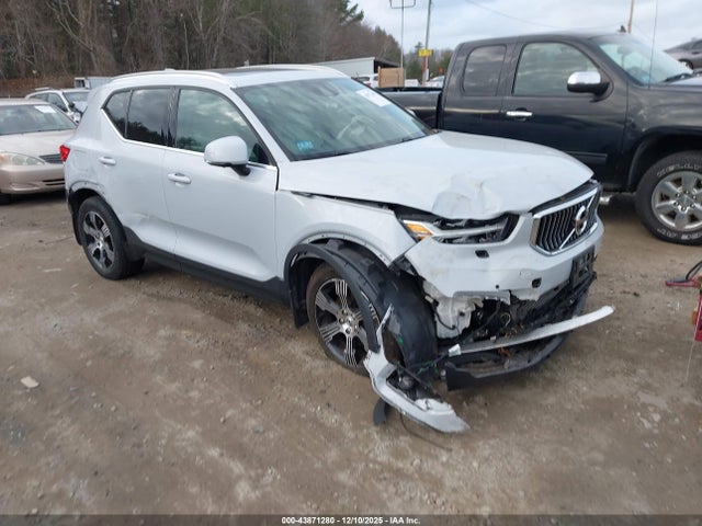 2022 VOLVO XC40 YV4162UL7N2708046