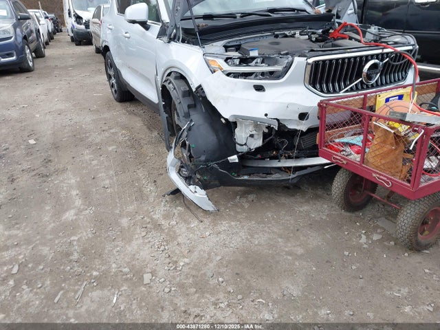 2022 VOLVO XC40 YV4162UL7N2708046 Photo 5
