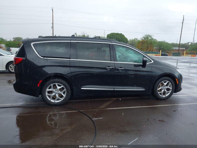 2C4RC1BG3HR518555 Chrysler Pacifica Touring-l