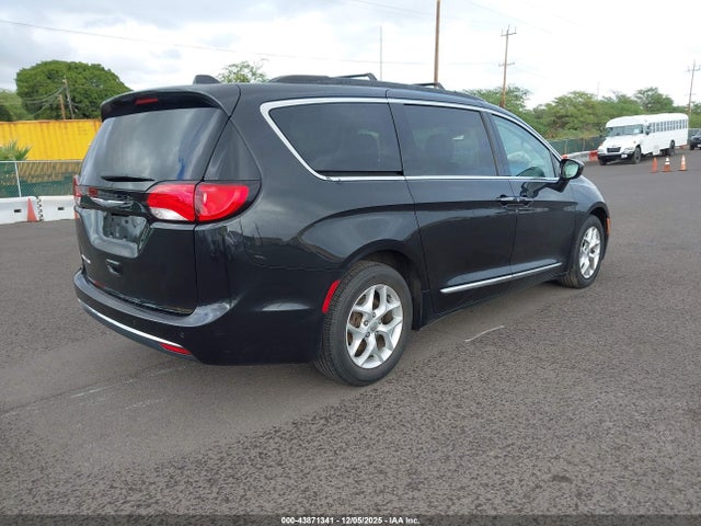 2017 CHRYSLER PACIFICA 2C4RC1BG3HR518555 Photo 3