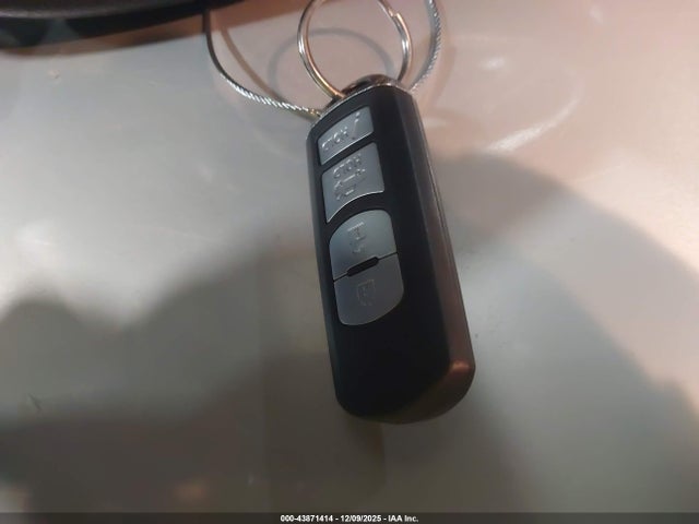3MZBM1U76EM110739 Mazda pe