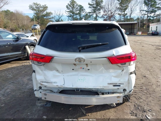 Toyota Highlander Limited Platinum 2018 5TDDZRFH1JS493517 Image 16