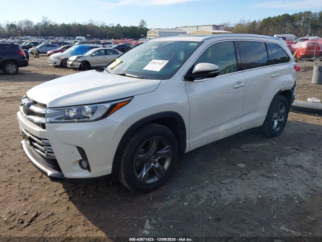 Toyota Highlander Limited Platinum 2018 5TDDZRFH1JS493517 Image 2