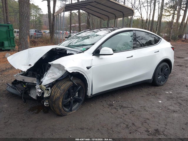 2026 TESLA MODEL Y 7SAYGDED0TA437276 Photo 1