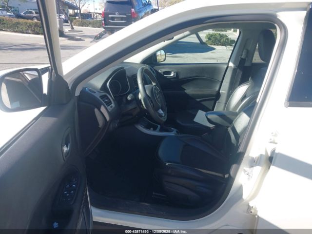 2021 JEEP COMPASS 3C4NJCBBXMT509542 Photo 4