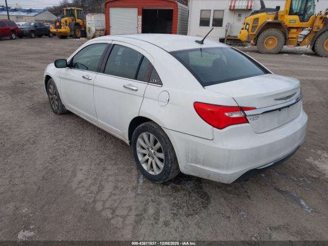 2014 CHRYSLER 200 1C3CCBCG2EN192724 Photo 2