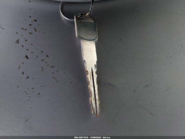 1998 Gmc Suburban 2500 Sl მანქანა იყიდება აუქციონზე, vin: 1GKGC26R7WJ725044, აუქციონის ნომერი: 43871618