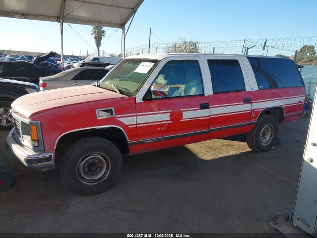 1998 Gmc Suburban 2500 Sl მანქანა იყიდება აუქციონზე, vin: 1GKGC26R7WJ725044, აუქციონის ნომერი: 43871618