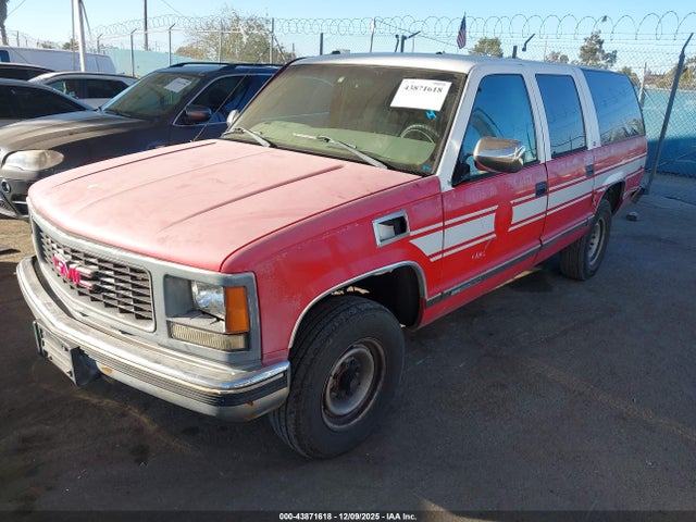 1998 Gmc Suburban 2500 Sl მანქანა იყიდება აუქციონზე, vin: 1GKGC26R7WJ725044, აუქციონის ნომერი: 43871618