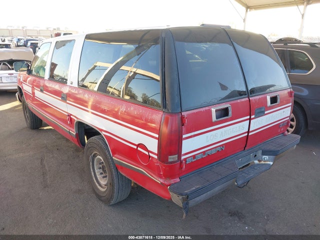 1998 Gmc Suburban 2500 Sl მანქანა იყიდება აუქციონზე, vin: 1GKGC26R7WJ725044, აუქციონის ნომერი: 43871618