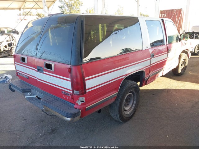 1998 Gmc Suburban 2500 Sl მანქანა იყიდება აუქციონზე, vin: 1GKGC26R7WJ725044, აუქციონის ნომერი: 43871618