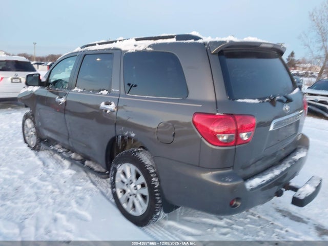 2011 TOYOTA SEQUOIA 5TDDY5G13BS044838 Photo 2