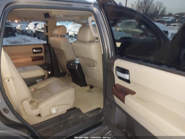 2011 TOYOTA SEQUOIA 5TDDY5G13BS044838 Photo 7