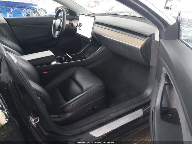 2019 TESLA MODEL 3 5YJ3E1EA4KF425330 Photo 4