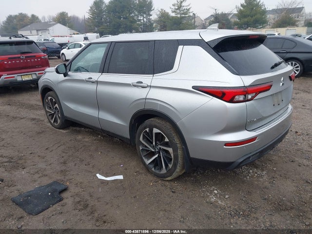 2022 MITSUBISHI OUTLANDER JA4J4TA81NZ018731 Photo 2