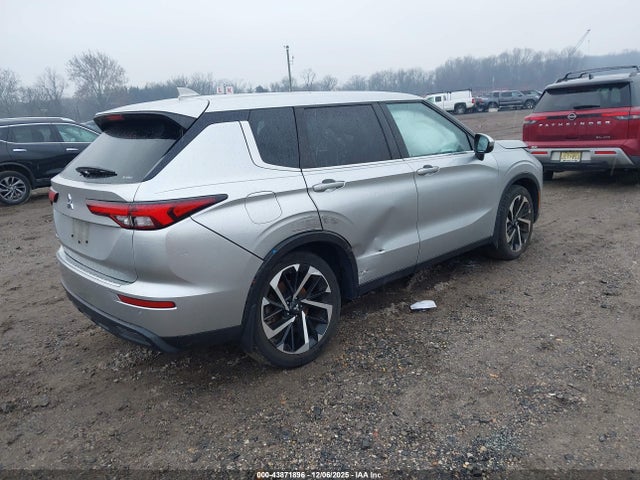 2022 MITSUBISHI OUTLANDER JA4J4TA81NZ018731 Photo 3