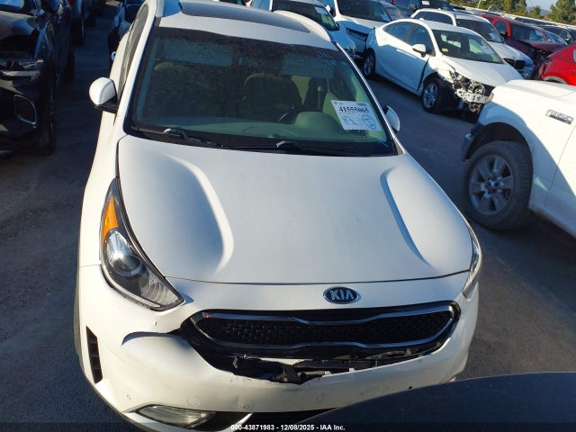 43871983 :رقم المزاد ، KNDCE3LC3H5089566 vin ، 2017 Kia Niro Touring مزاد بيع