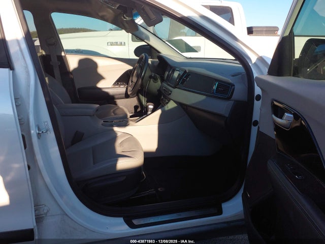 43871983 :رقم المزاد ، KNDCE3LC3H5089566 vin ، 2017 Kia Niro Touring مزاد بيع