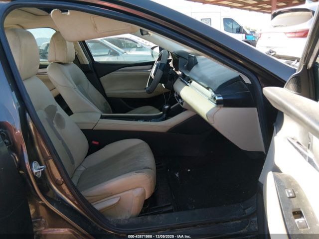 2018 MAZDA MAZDA6 JM1GL1VM8J1319097 Photo 4