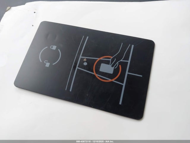 2023 TESLA MODEL Y 7SAYGDEE6PA124988 Photo 10