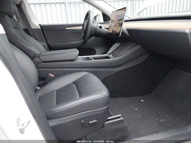 2023 TESLA MODEL Y 7SAYGDEE6PA124988 Photo 4