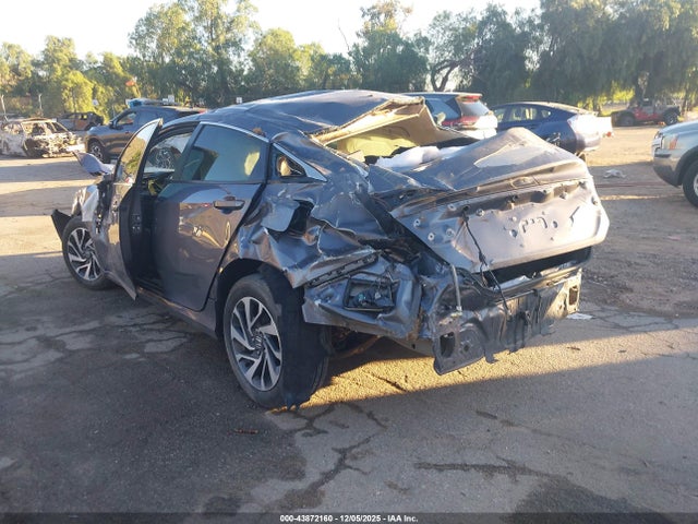 Honda CIVIC EX 2018 19XFC2F73JE009415 Image 3