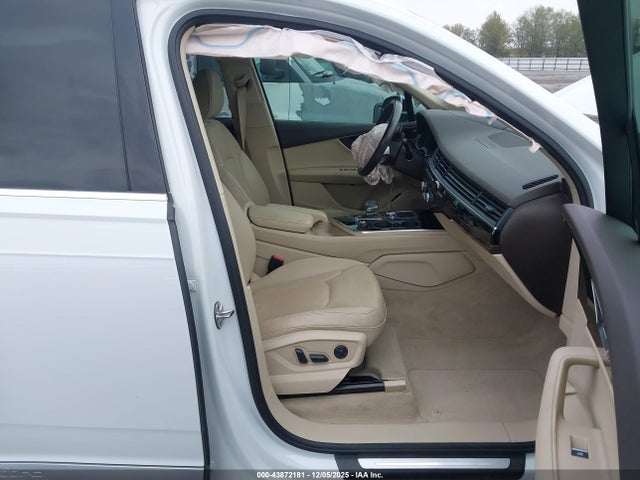 2017 AUDI Q7 WA1VAAF7XHD050805 Photo 4