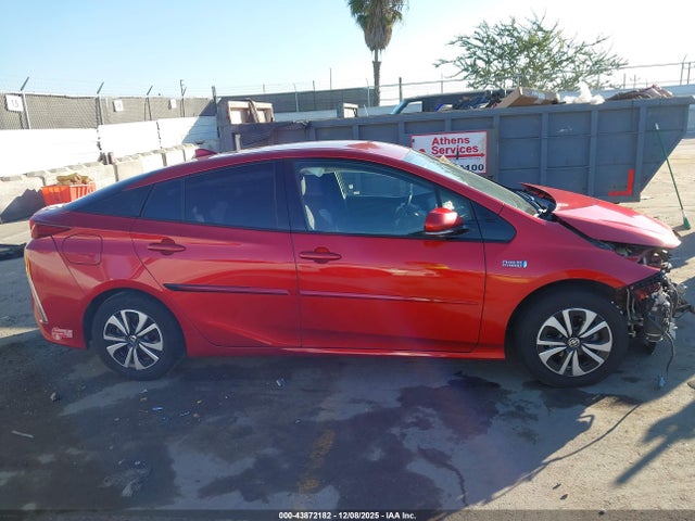 Toyota Prius Prime Plus 2018 JTDKARFP5J3081740 Image 14