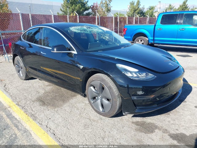 2018 TESLA MODEL 3 5YJ3E1EAXJF013881 Photo 0