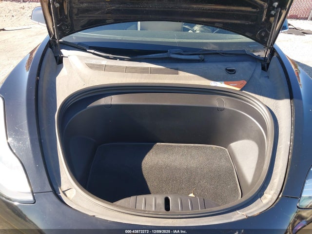 2018 TESLA MODEL 3 5YJ3E1EAXJF013881 Photo 9