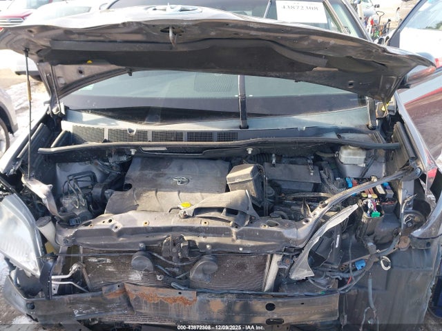 5TDKK3DC4ES464714 Toyota Sienna Le V6 8 Passenger
